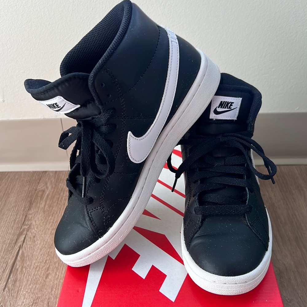 Nike Women’s Court Royale 2 Mid Sneakers in Black and White Size 7